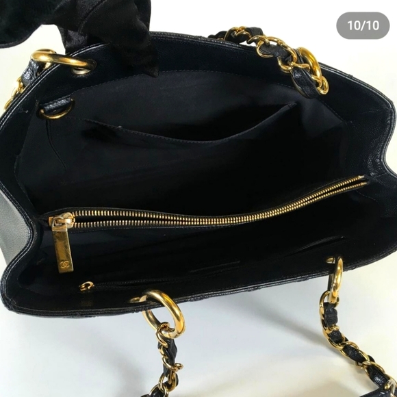 The iconic Chanel GST - Picture 2 of 10